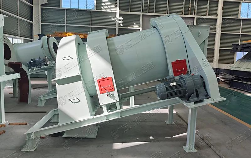 機(jī)制砂防離析、防揚塵，有經(jīng)驗的砂廠都在用加濕拌和機(jī)